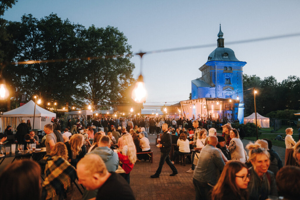 Valmiermuižas etnofestivāls noskaņu foto