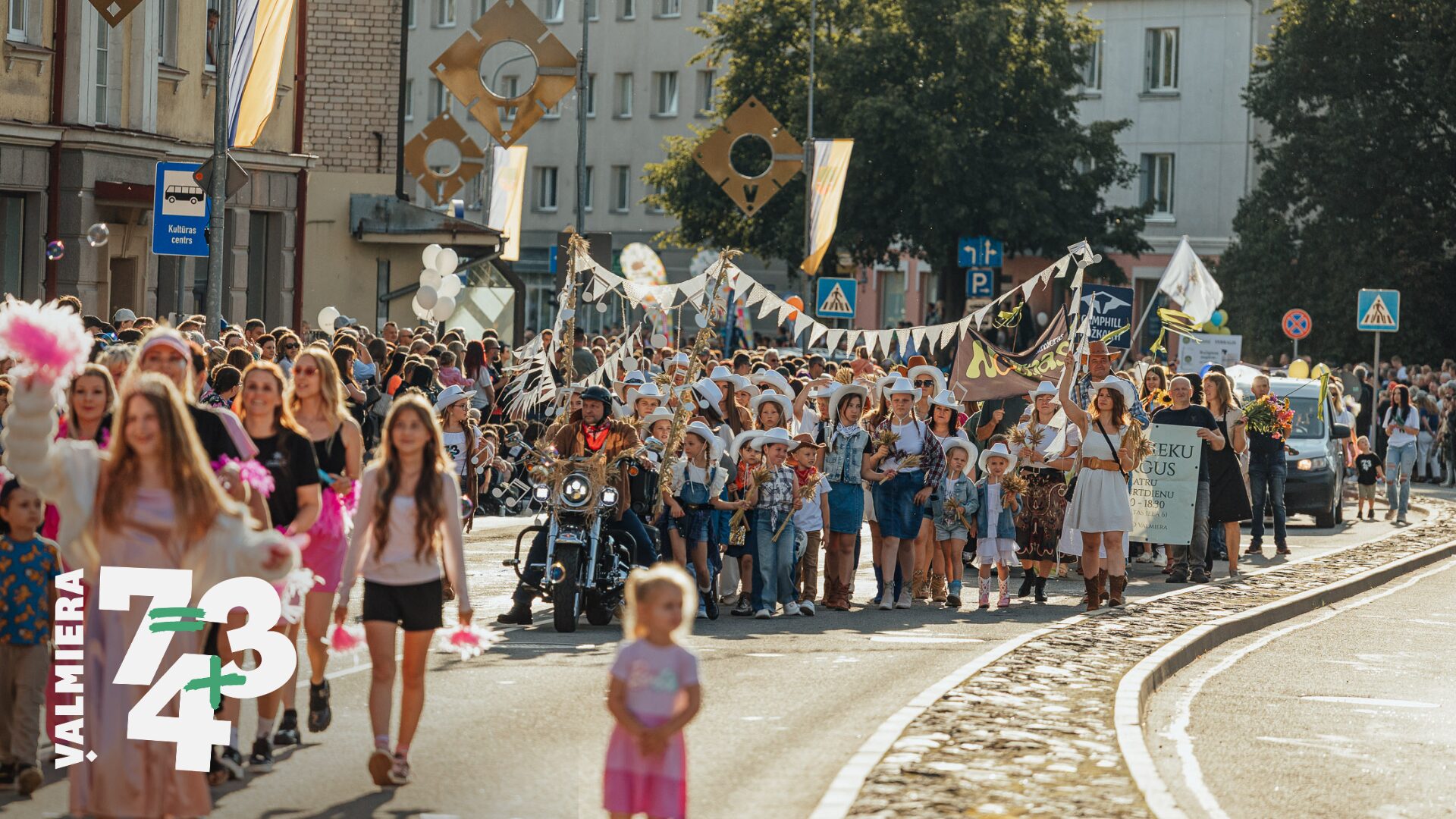 Ar daudzveidīgiem notikumiem aizvadīta Valmieras 743. dzimšanas diena