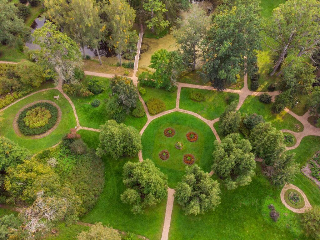 Burtnieku muižas parks