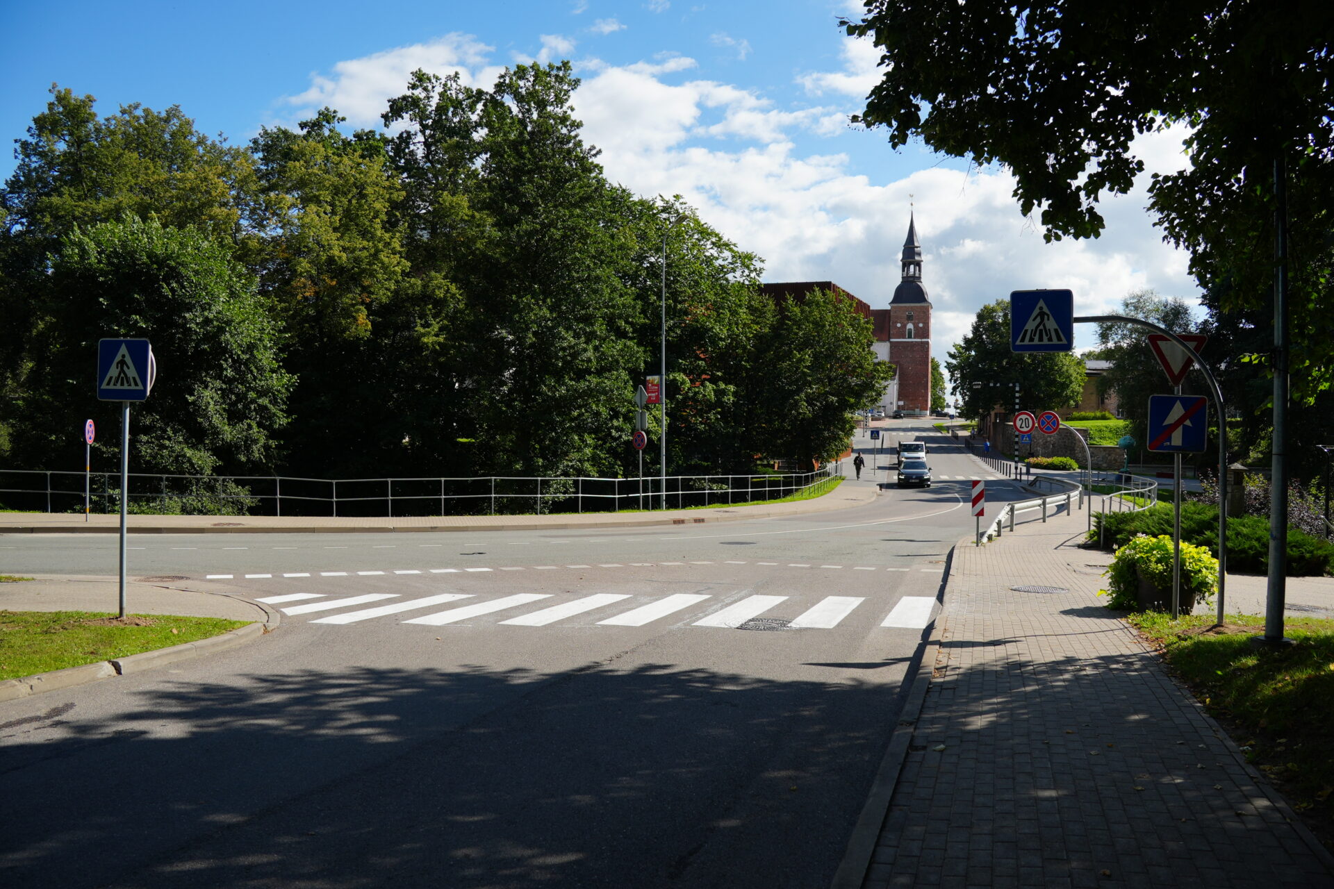 Jaunā gājēju pāreja Raiņa ielā Valmierā