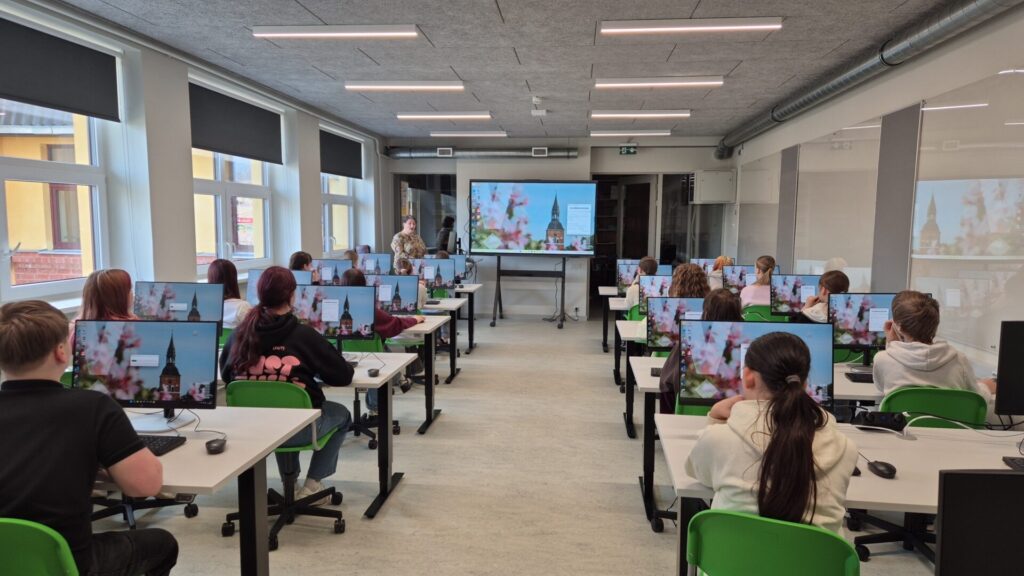 Noslēgušies būvdarbi un turpinās mācību vides aprīkošana četrās Valmieras novada skolās