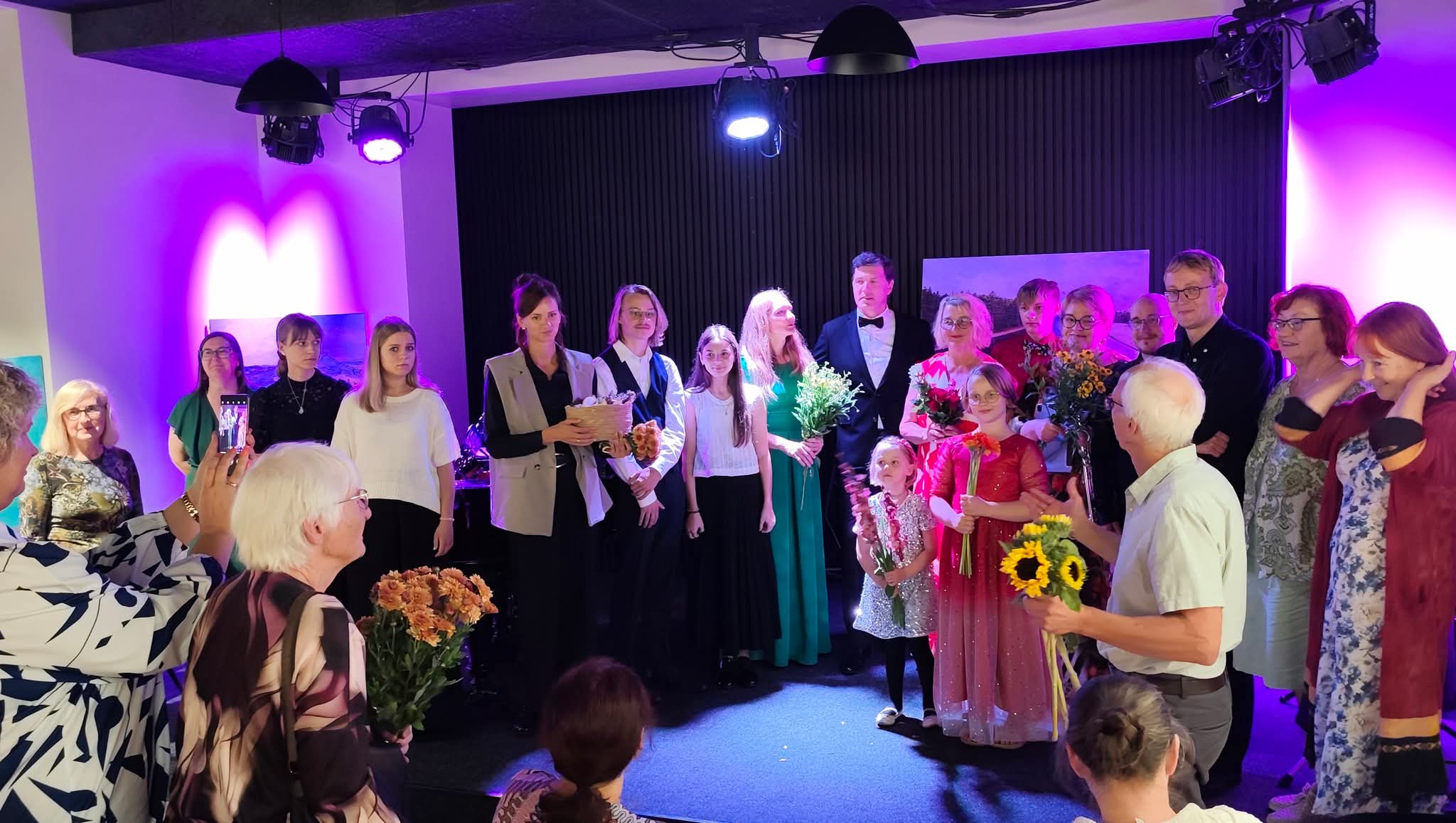 Vakarvēja melodijas izskanējušas