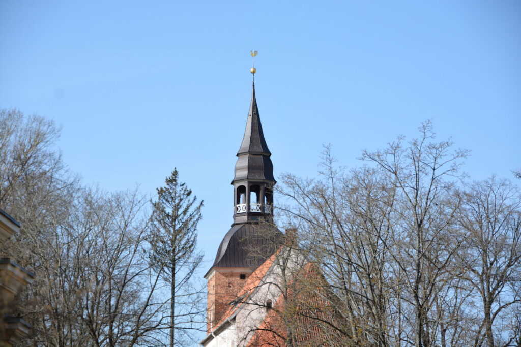 Svētbrīdis pirms Lāpu gājiena